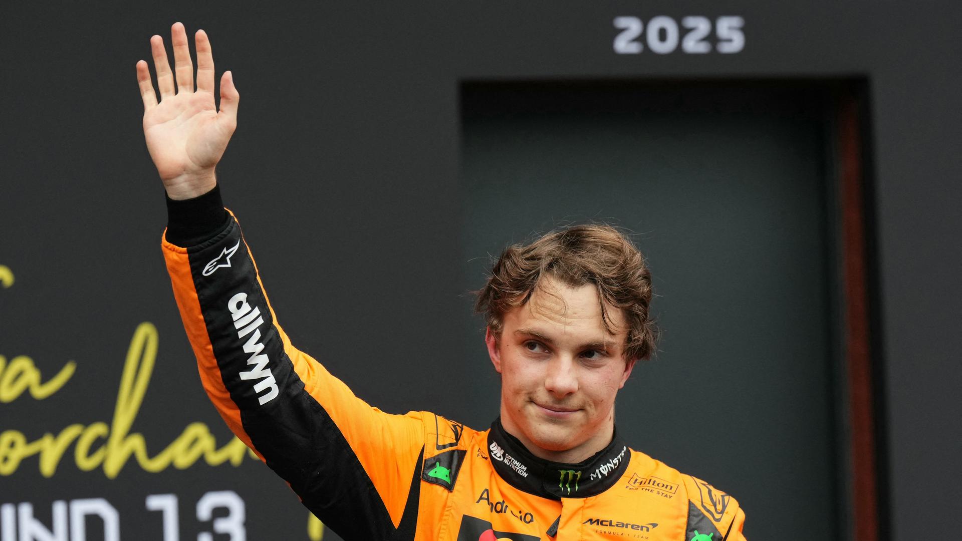 Der Australier Oscar Piastri bejubelt seinen Sieg beim Formel 1 Grand Prix von Belgien in Spa-Francorchamps. Der Australier Oscar Piastri bejubelt seinen Sieg beim Formel 1 Grand Prix von Belgien in Spa-Francorchamps.