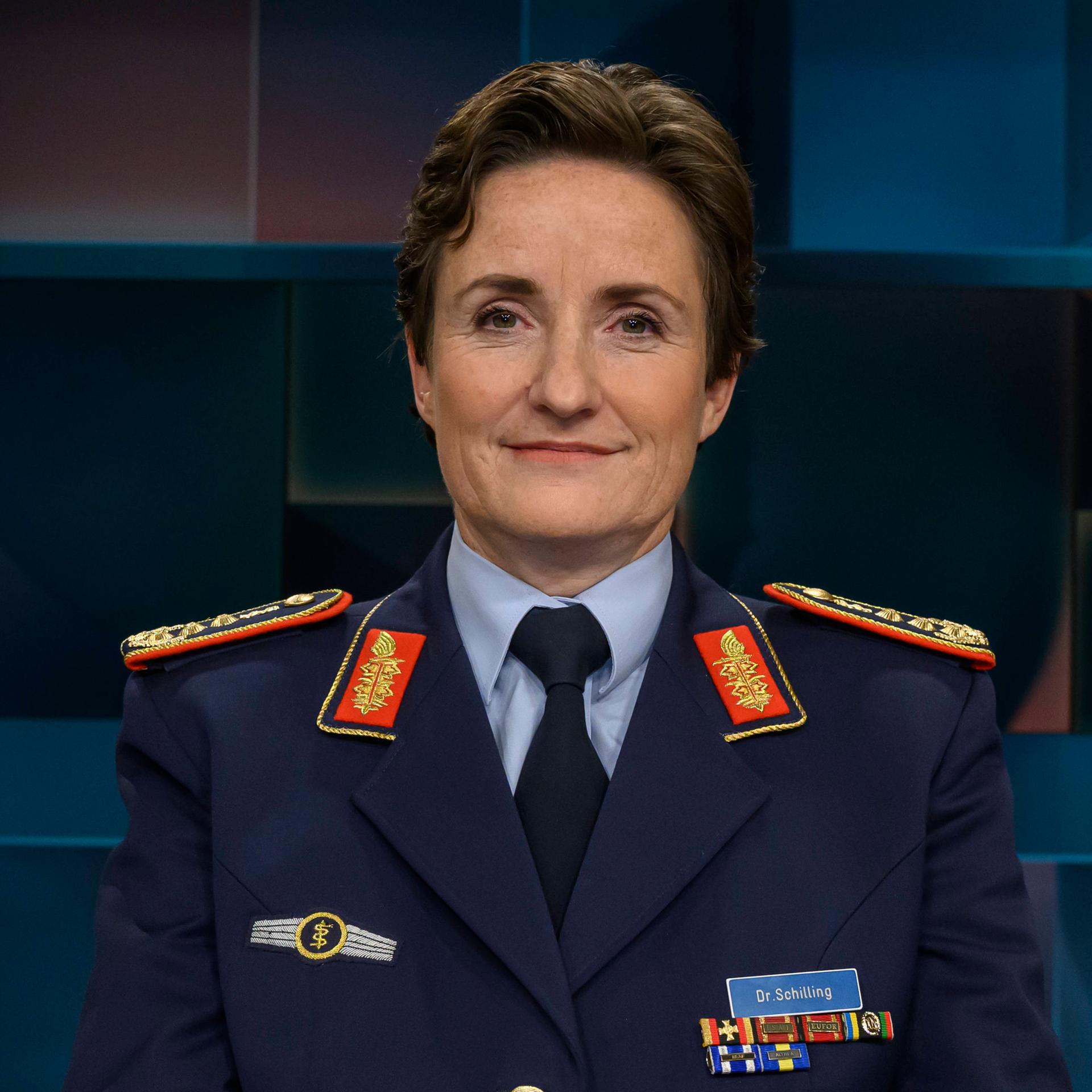 Ärztin und Strategin - Eine Frau an der Spitze der Bundeswehr