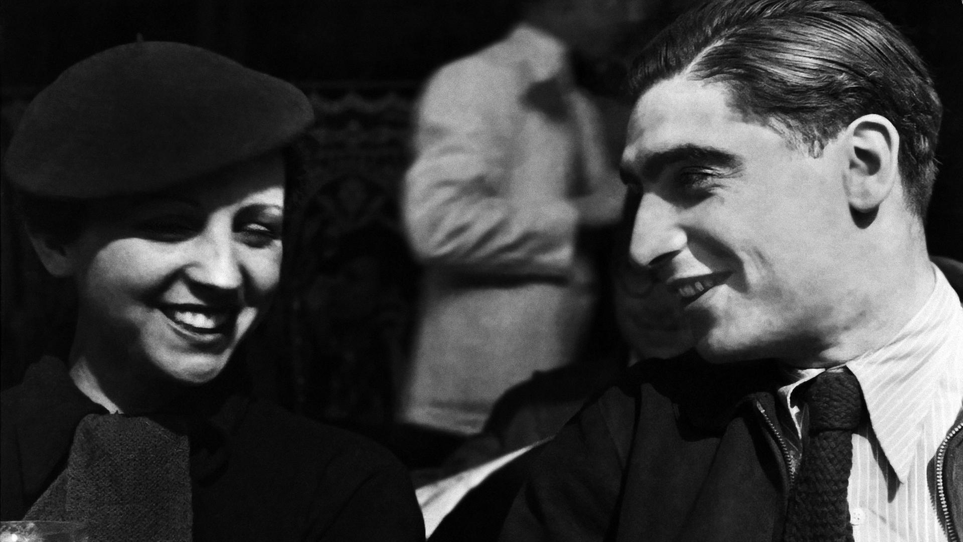 Das Fotografenpaar Robert Capa und Gerda Taro 1936 in Paris.