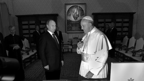 Der Papst und der russische Präsident Vladimir Putin bei einer Privataudienz 2013.