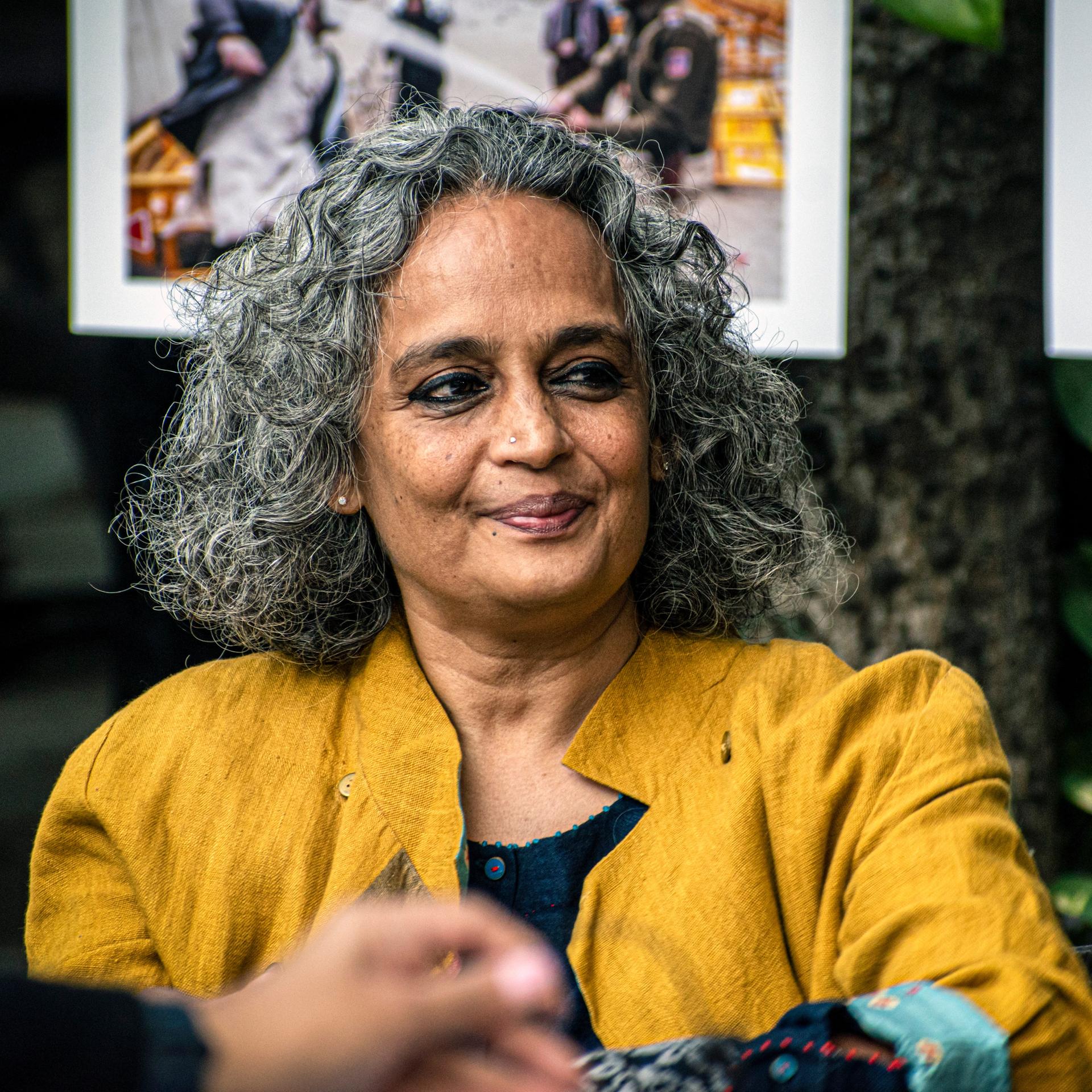 Anklage gegen Autorin Roy – Bärfuss beklagt Indiens Kampf gegen kritische Intellektuelle