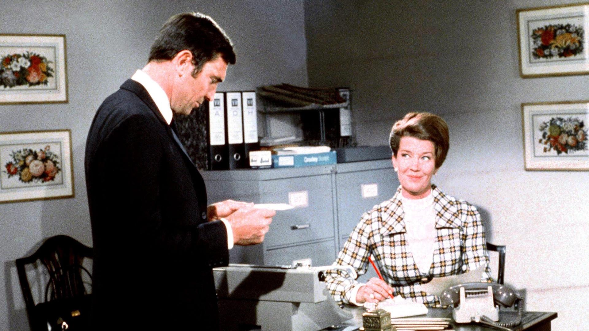 George Lazenby und Lois Maxwell, 1969