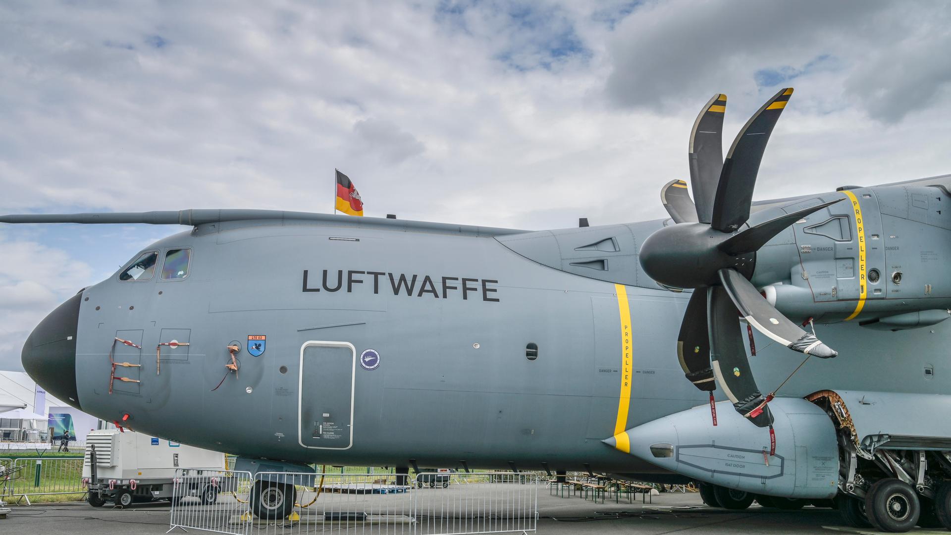 Der Airbus A400M der Deutschen Luftwaffe bei der Internationale Luft- und Raumfahrtausstellung in Berlin am 05.06.2024.