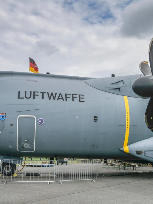 Der Airbus A400M der Deutschen Luftwaffe bei der Internationale Luft- und Raumfahrtausstellung in Berlin am 05.06.2024.