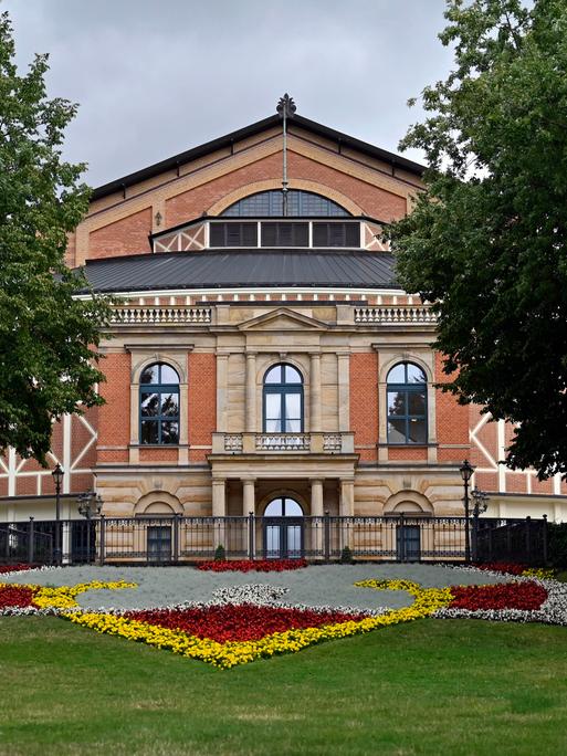 Blick auf das Festspielhaus in Bayreuth 