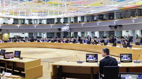 Das Foto zeigt die EU-Außenminister bei einem Treffen in Brüssel.