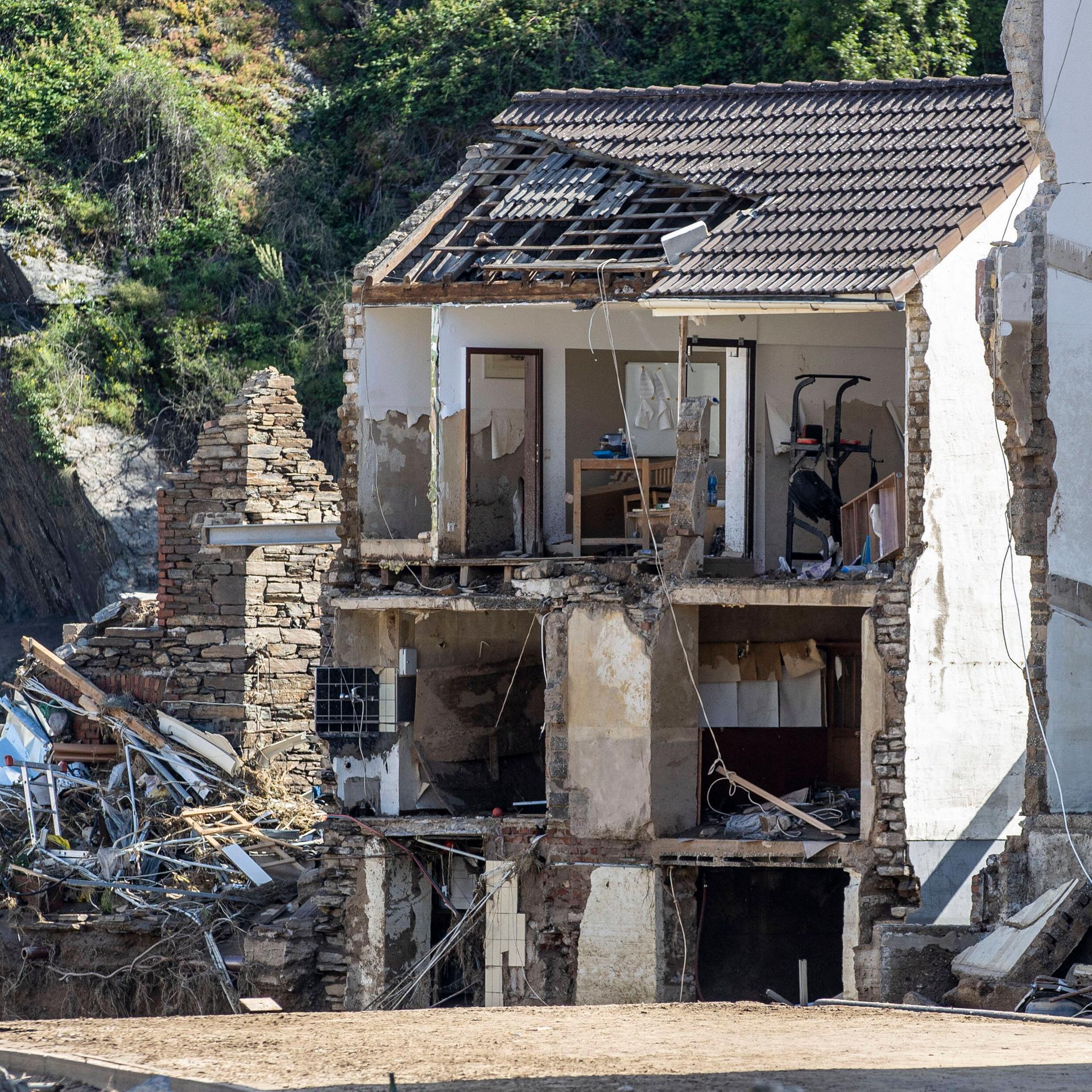 Flut im Ahrtal - Angehörige wollen Anklage erzwingen