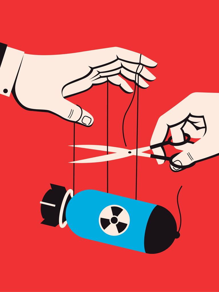 Illustration zweier Hände - eine hält eine Atombombe an vier feinen Fäden, die andere beginnt mit einer Schere, die Fäden durchzuschneiden.