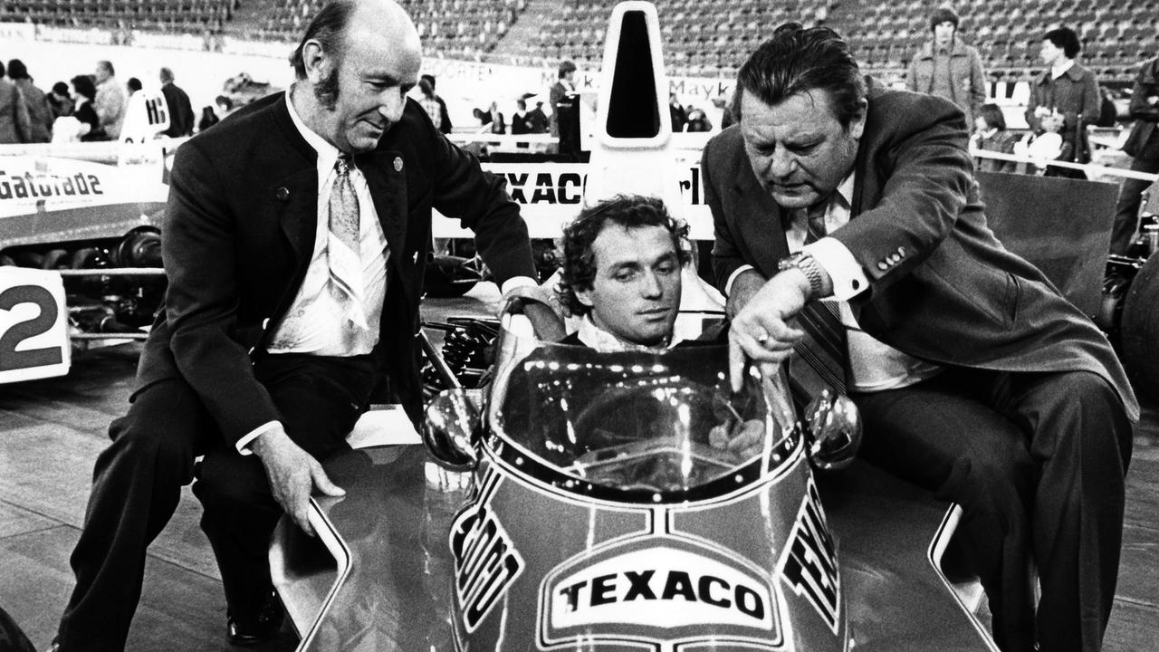 Jochen Mass 1975 in einem McLaren M 23.