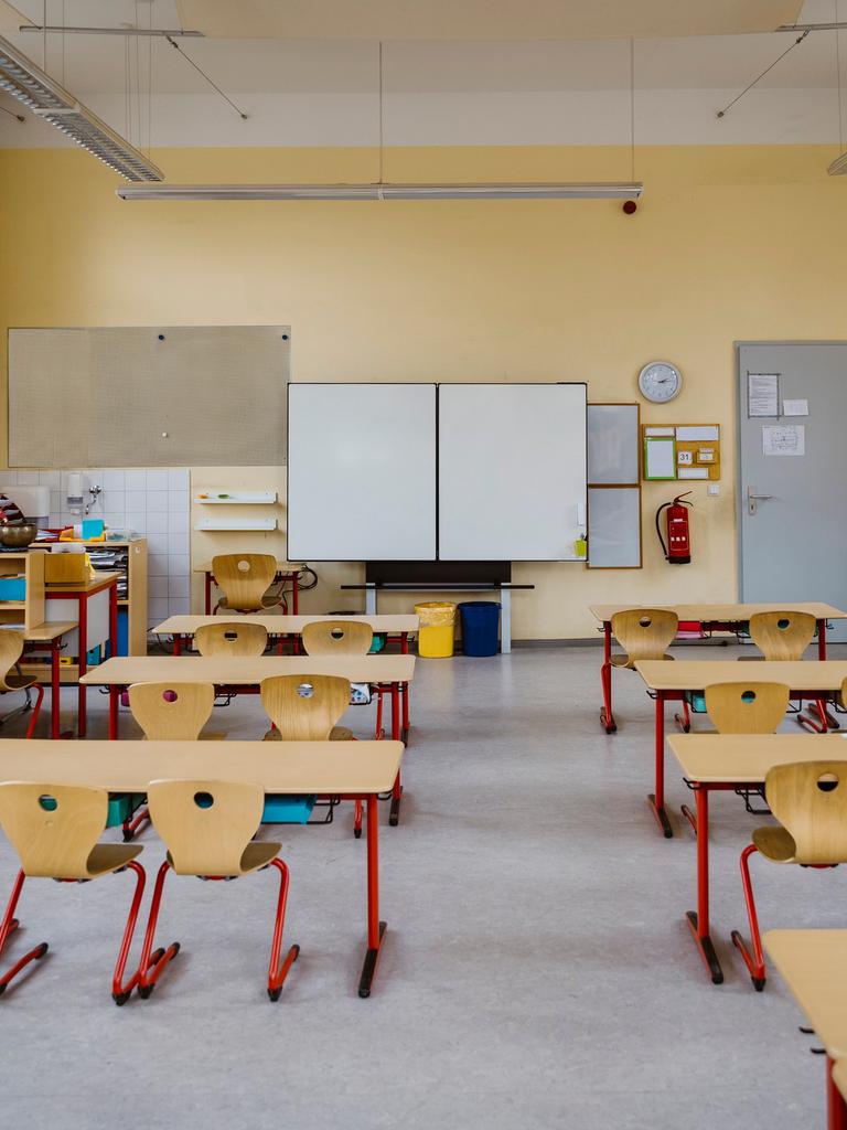 Ein leeres Klassenzimmer in einer Berliner Grundschule.