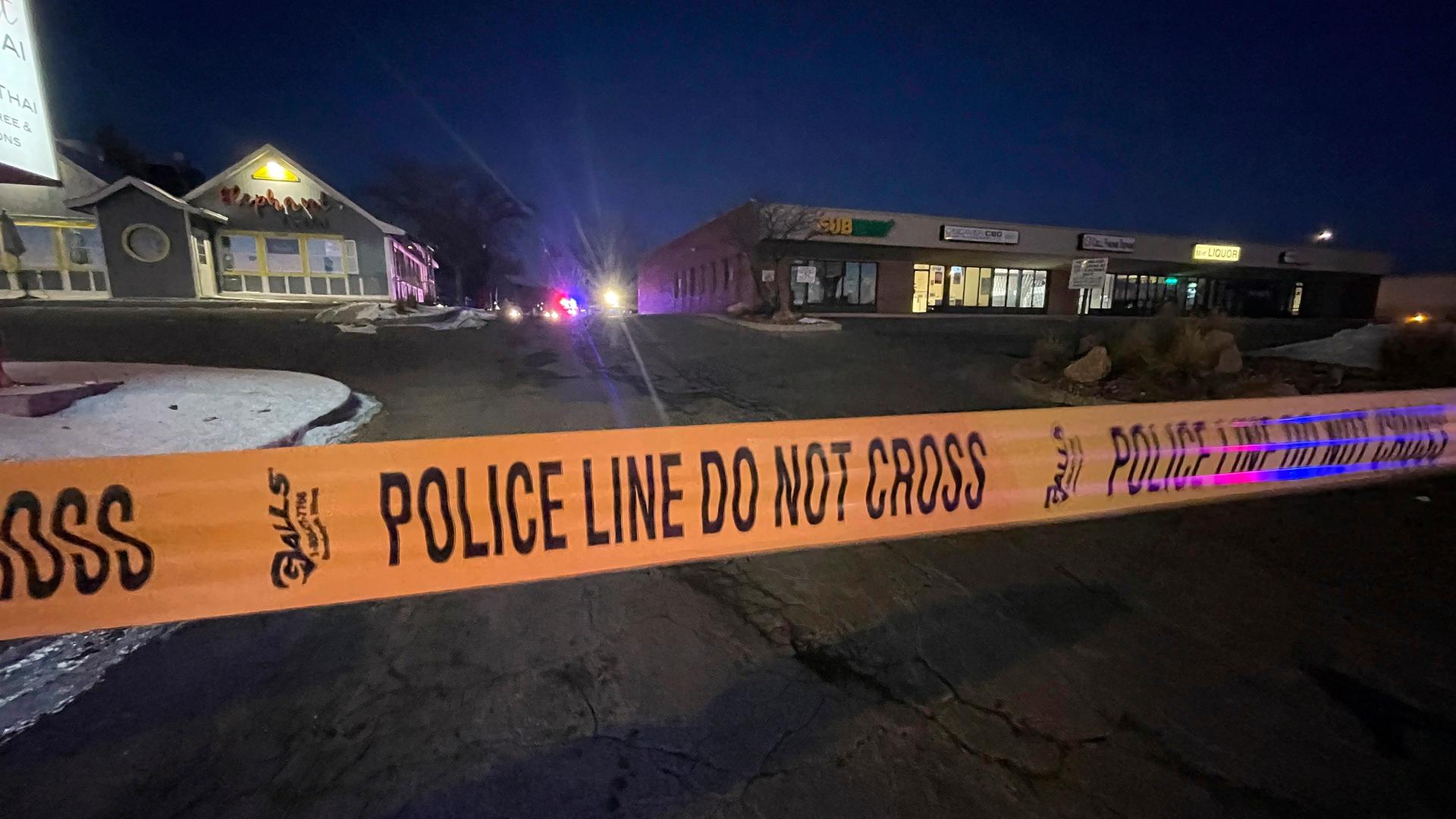 Absperrband der Polizei vor einem Gay-Club in Colorado Springs. Absperrband der Polizei vor einem Gay-Club in Colorado Springs.