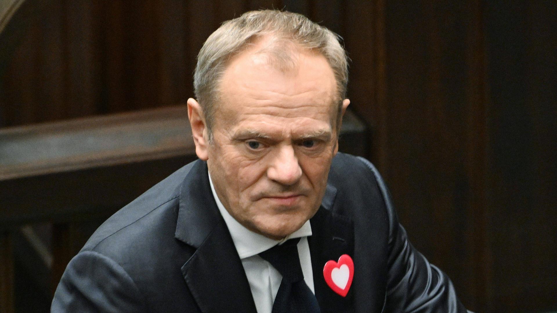 Der polnische Wahlsieger Donald Tusk bei der ersten Sitzung des neugewählten Sejm im November 2023
