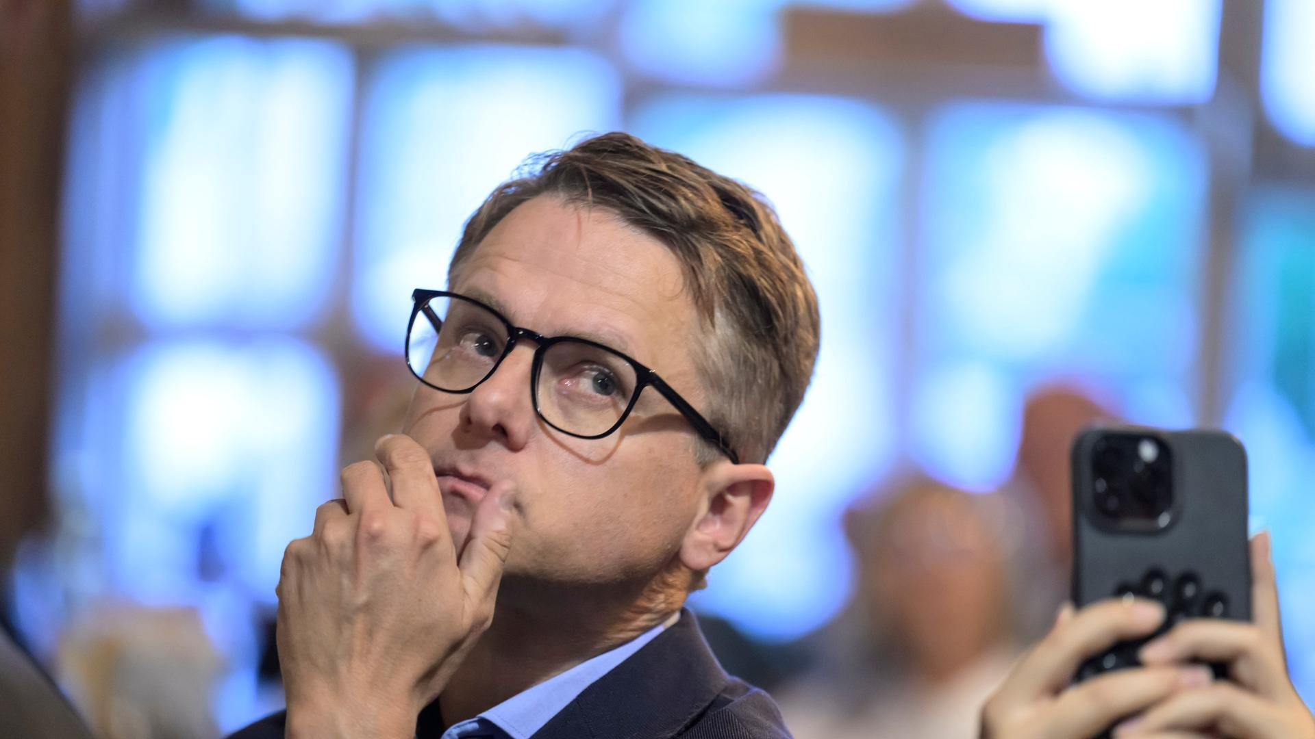 Carsten Linnemann, CDU-Generalsekretär schaut nachdenklich Carsten Linnemann, CDU-Generalsekretär schaut nachdenklich