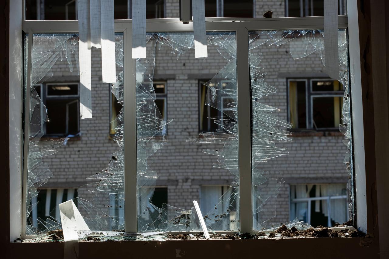 Eine Schule in Charkiw nach dem Einschlag einer russischen Rakete 