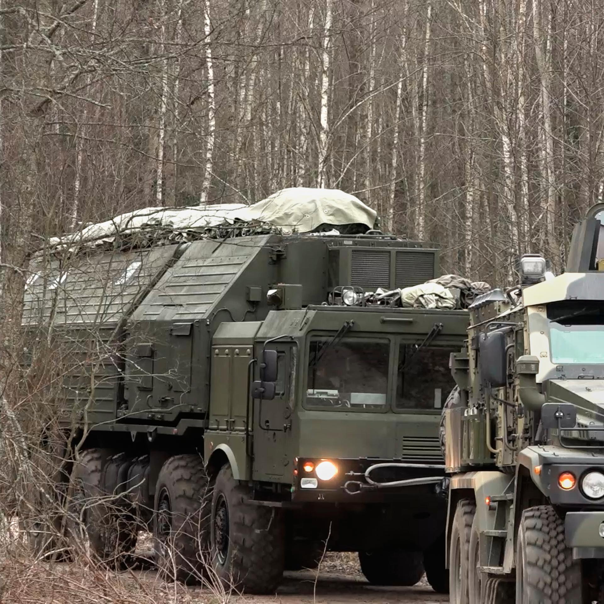 Ein Foto des russischen Verteidigungsministeriums zeigt das Raketensystem Oreschnik während einer Übung in Belarus.