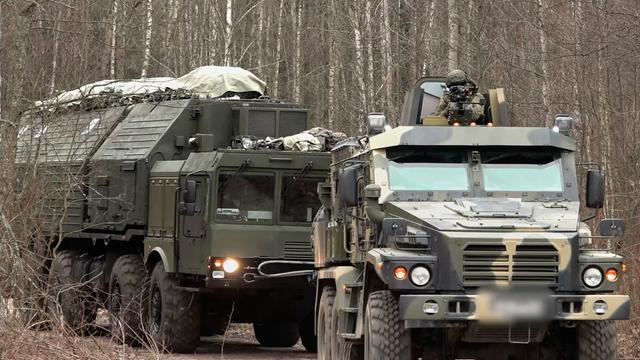 Ein Foto zeigt das Raketen-System Oreschnik während einer Militär-Übung in dem Land Belarus.