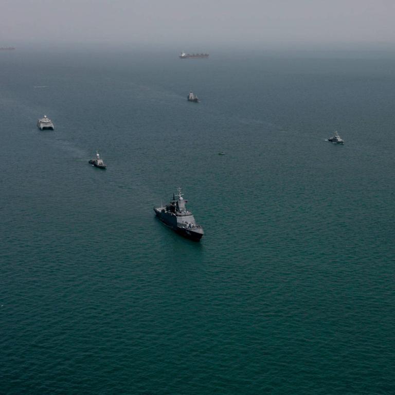 Golf von Oman - Iranische und russische Marine führen Militärmanöver durch