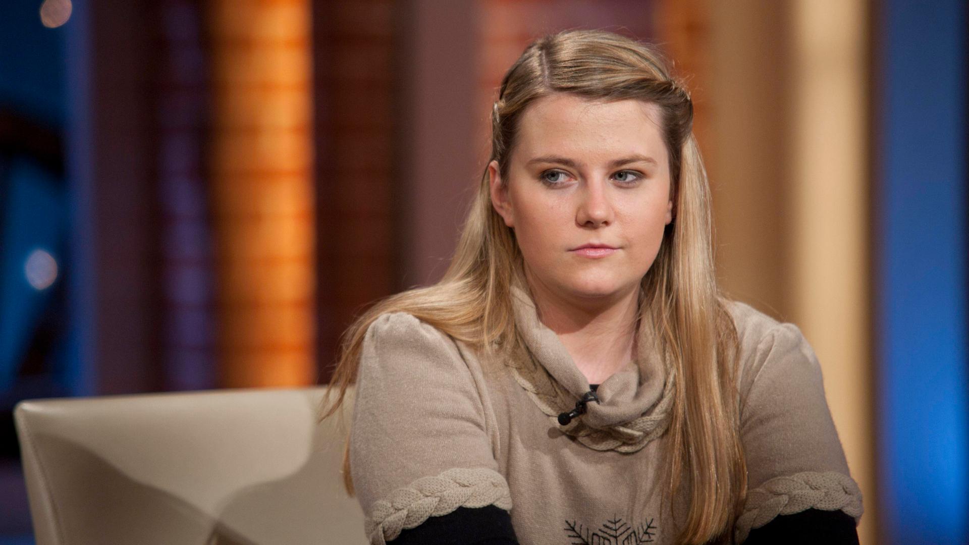 Natascha Kampusch im Porträt bei einer Talkshow in der ARD. Natascha Kampusch im Porträt bei einer Talkshow in der ARD.