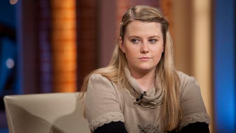 Natascha Kampusch im Porträt bei einer Talkshow in der ARD.