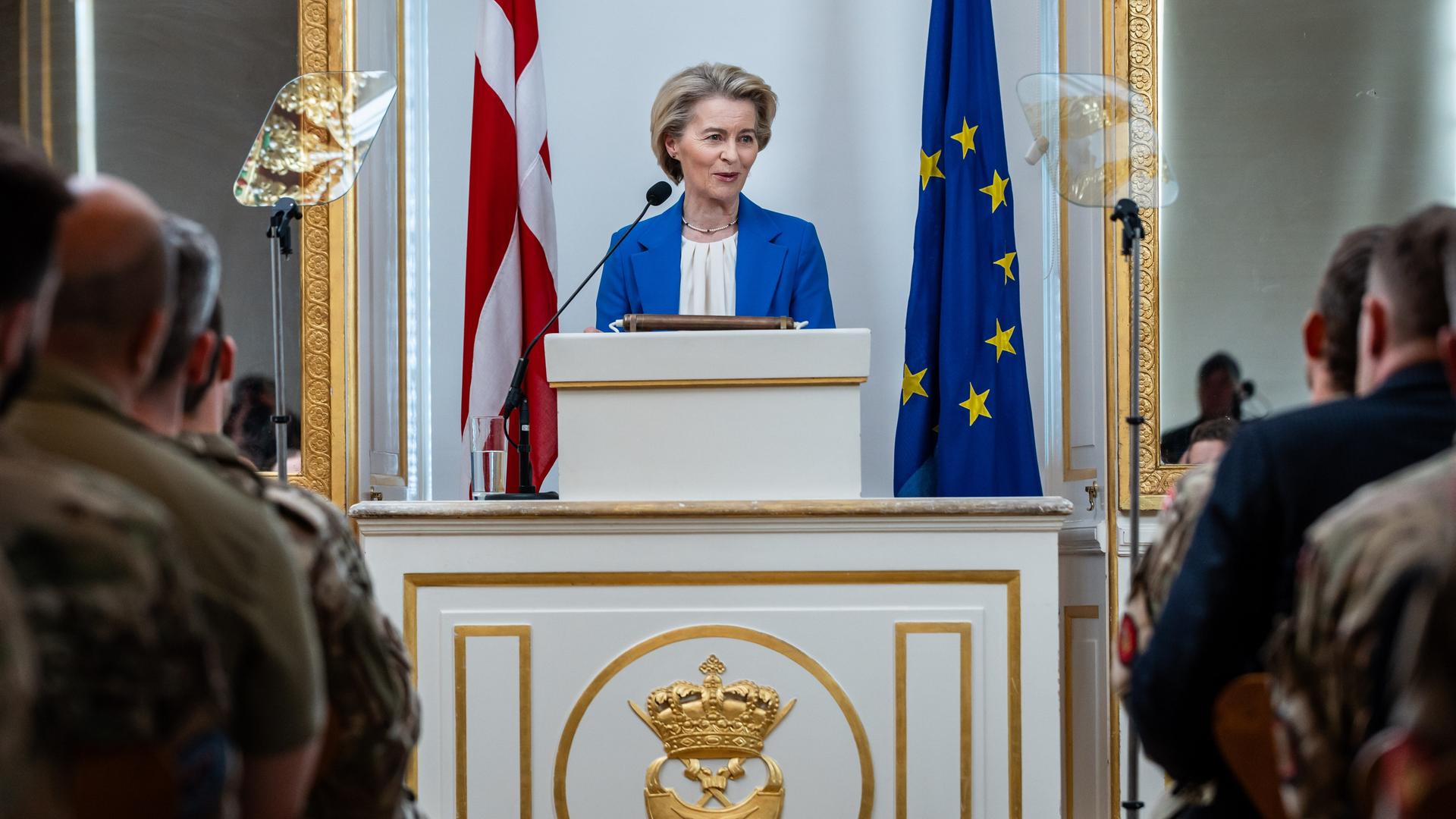 EU-Kommissionspräsidentin Ursula von der Leyen spricht an der Offiziersschule des dänischen Heeres in Schloss Frederiksberg in Kopenhagen