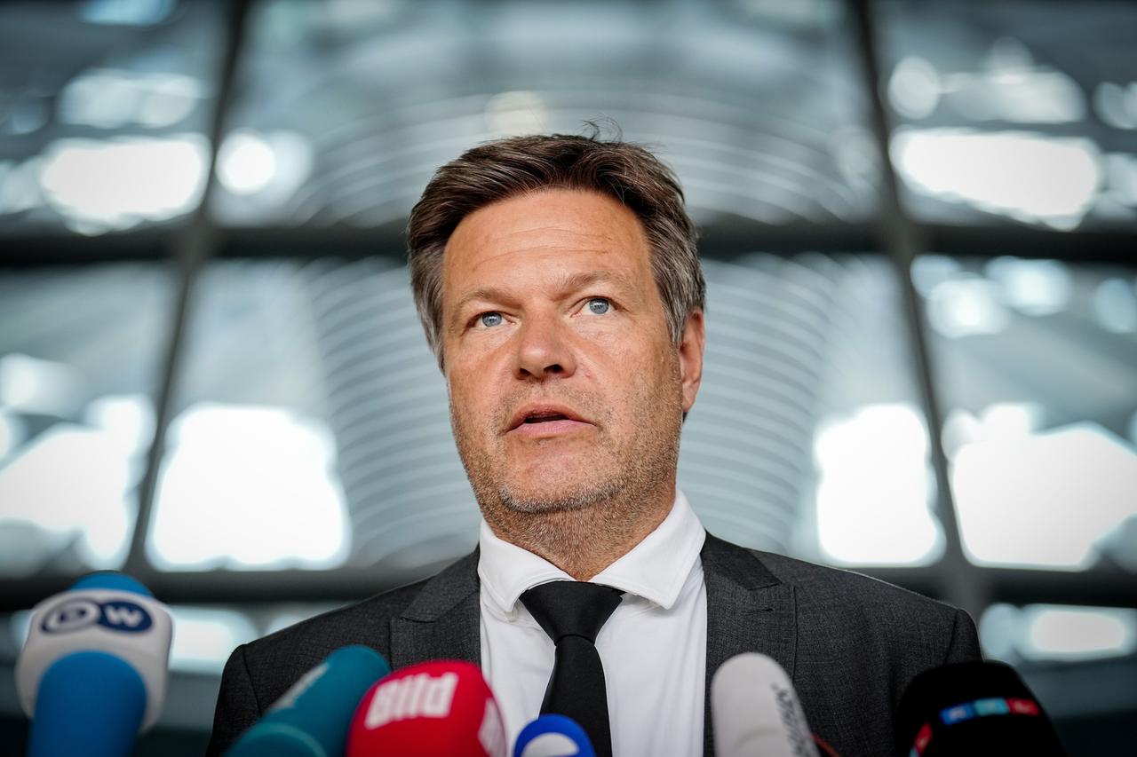 Robert Habeck (Bündnis 90/Die Grünen), Bundesminister für Wirtschaft und Klimaschutz, gibt eine Pressekonferenz zur Novelle des Energiesicherungsgesetzes