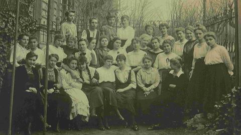 Die Obersekunda der Höheren Mädchenschule in Mainz 1918. 