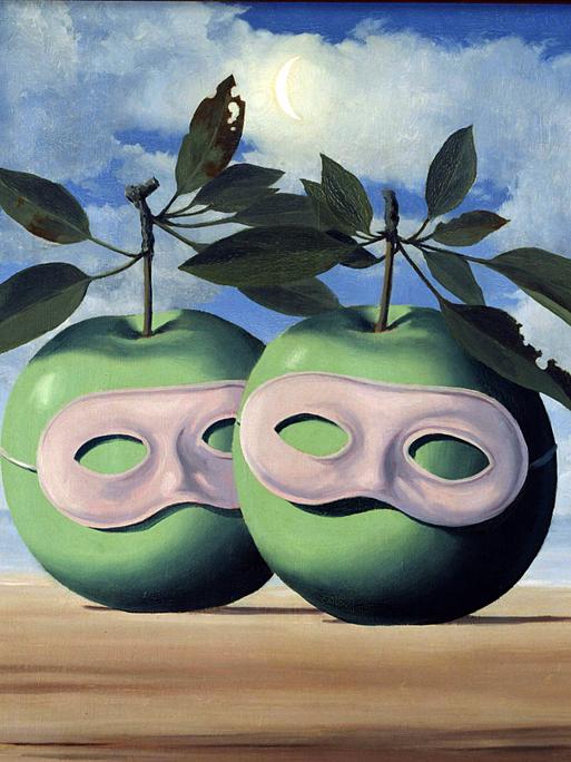 Auf der Malerei sind zwei grüne Äpfel zu sehen, die Gesichtsmasken tragen und so wirken, als würden sie miteinander tuscheln.