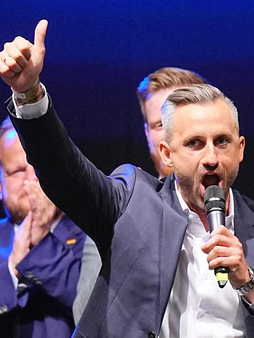 Ulrich Siegmund (AfD), Spitzenkandidat und Co-Vorsitzender der AfD-Landtagsfraktion Sachsen-Anhalt, spricht bei der Wahlparty der AfD.