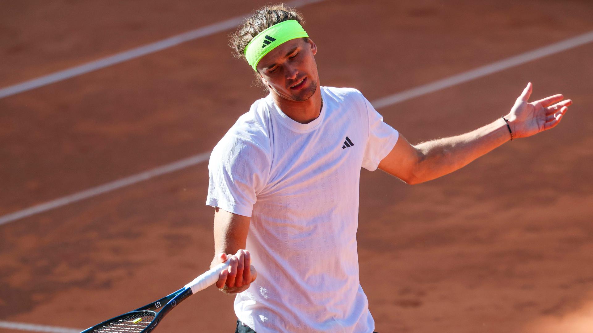 Alexander Zverev reagiert enttäuscht Alexander Zverev reagiert enttäuscht
