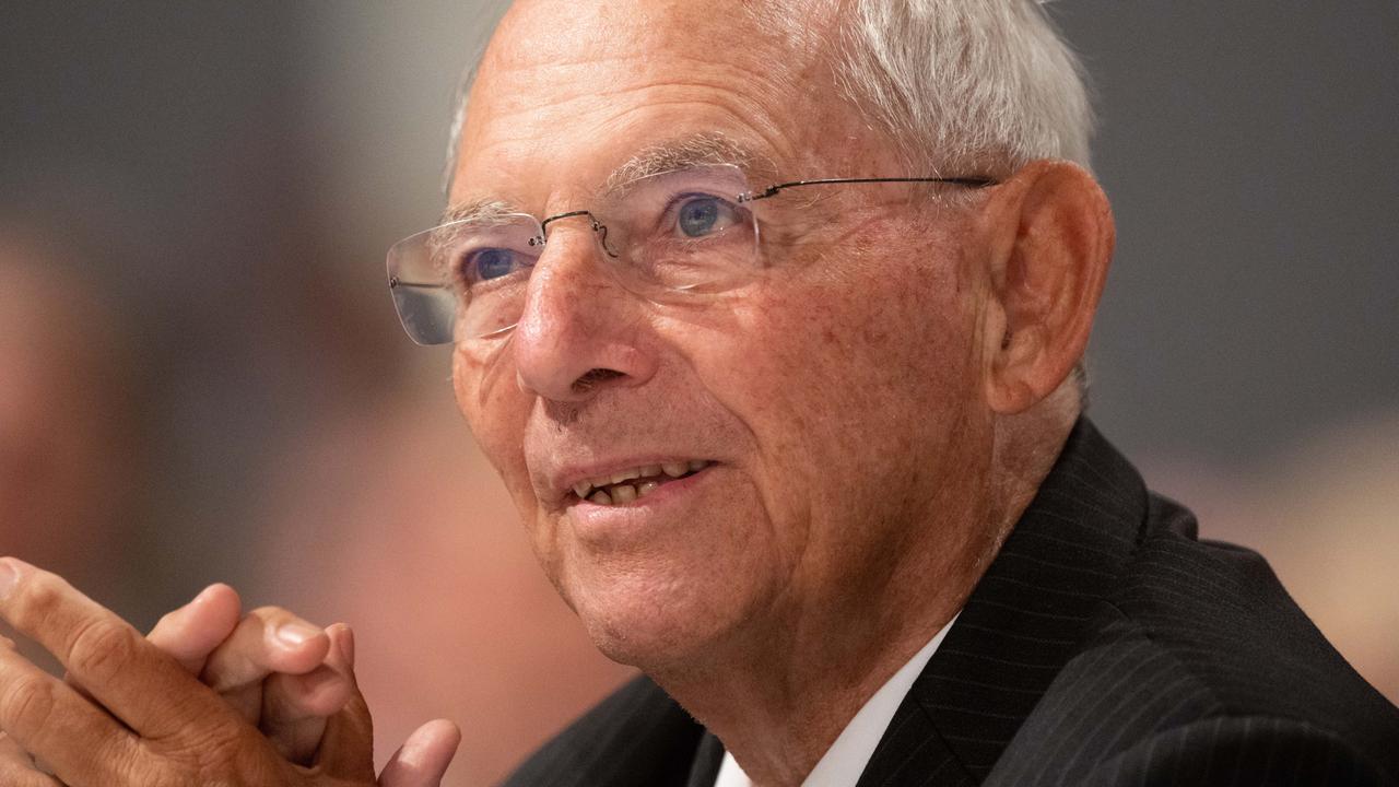 Schäuble im Interview Über den Umgang mit Krisen