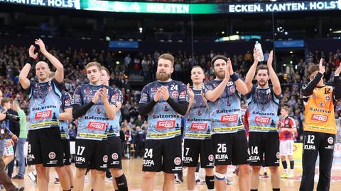 Handball Verein Hamburg - DHK Flensborg, Weltrekordspiel; Hamburg, 26.12.16 Hamburg, 26.12.16, Sport, Handball, Weltrekordspiel, 3. Liga Nord, Saison 2016/2017, Handball Sport Verein Hamburg - DHK Flensborg : Team DHK Dank an die Fans xmmkxHandball Club Hamburg DHK Flensborg Weltrekordspiel Hamburg 26 12 16 Hamburg 26 12 16 Sports Handball Weltrekordspiel 3 League North Season 2016 2017 Handball Sports Club Hamburg DHK Flensborg team DHK Thanks to The supporters xmmkx  