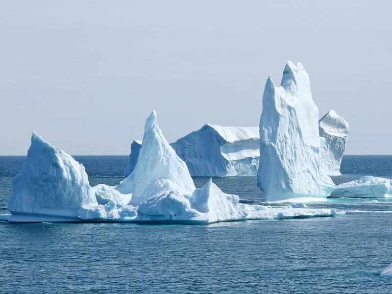 Grönland, Eisberge bei Qerqertarsuaq, 2024.