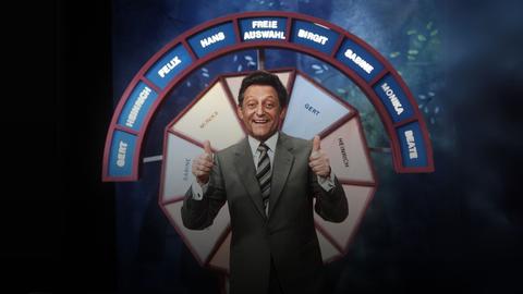 Der beliebte Quizmaster Hans Rosenthal in einer Fernsehsendung im Jahr 1985. 