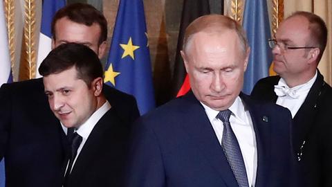 Der russische Präsident Wladimir Putin (2. v. r.) und der ukrainische Präsident Wolodymyr Selenskyj bei einem Treffen im Elysee-Palast in Paris am 09.10.2019