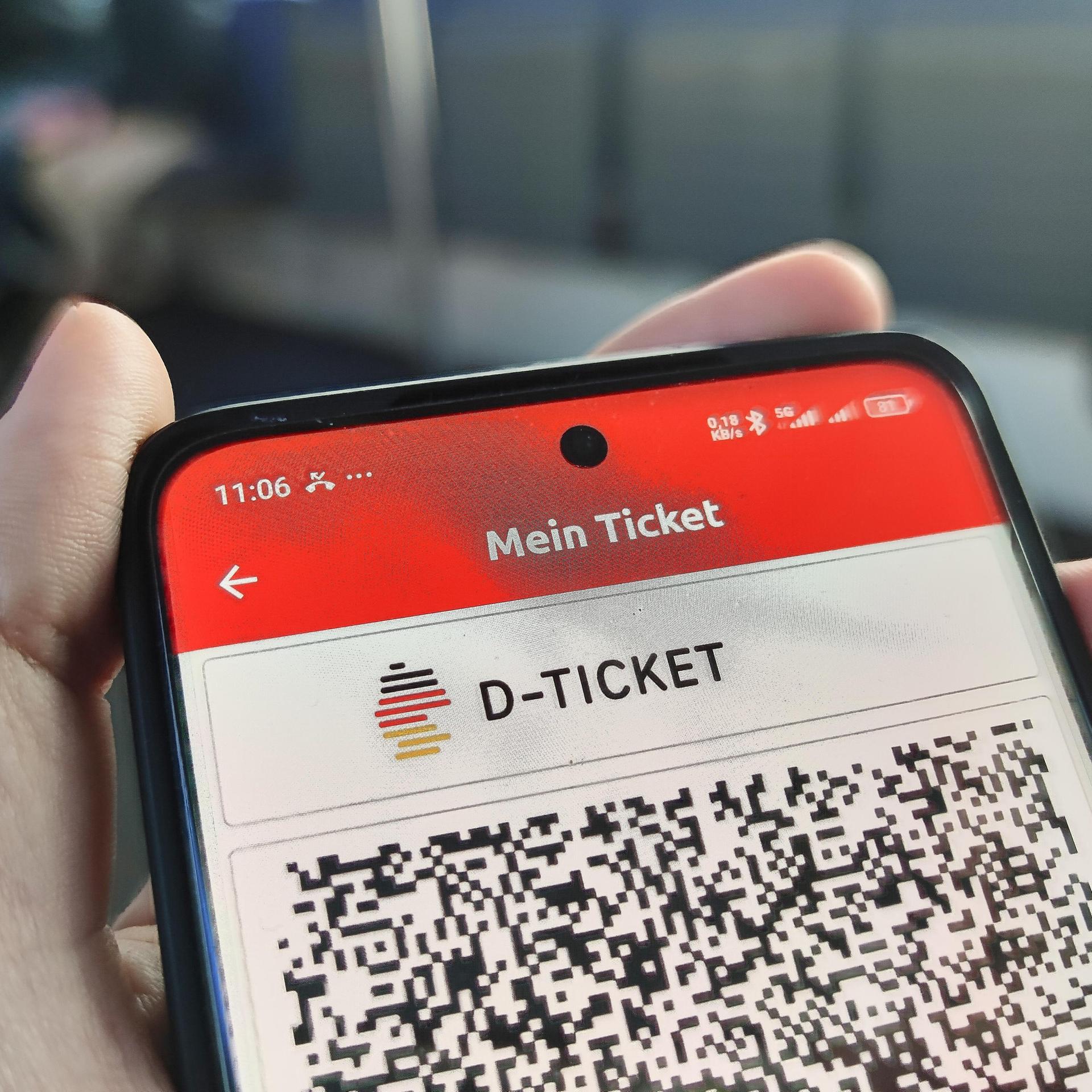 Regionalisierungsgesetz - Bundestag beschließt Finanzierung des Deutschlandtickets