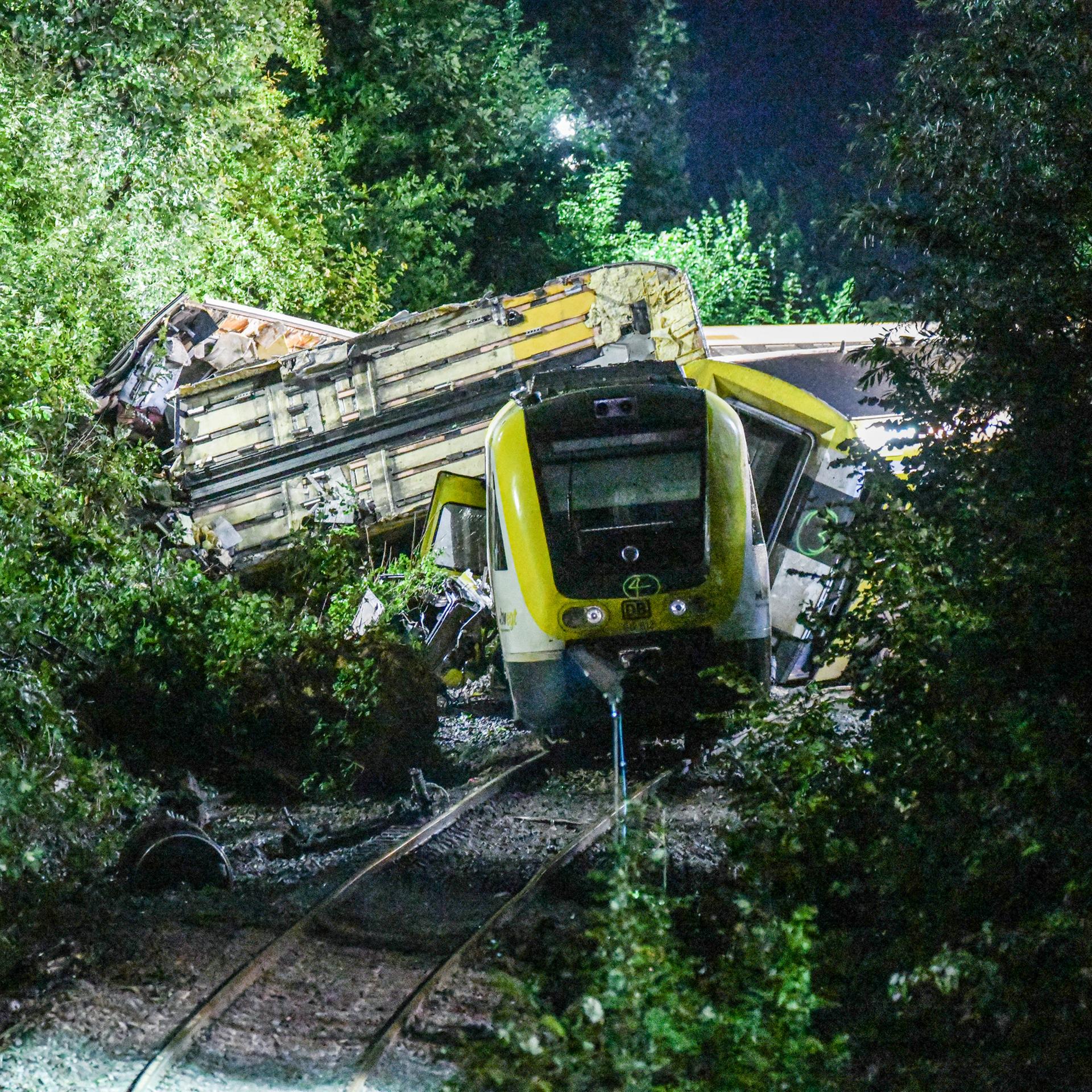 Nach Zugunglück - Trauergottesdienst für die drei Todesopfer von Riedlingen