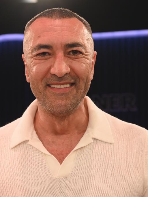 Schauspieler Mehmet Kurtulus zu Gast in der WDR Talkshow Kölner Treff