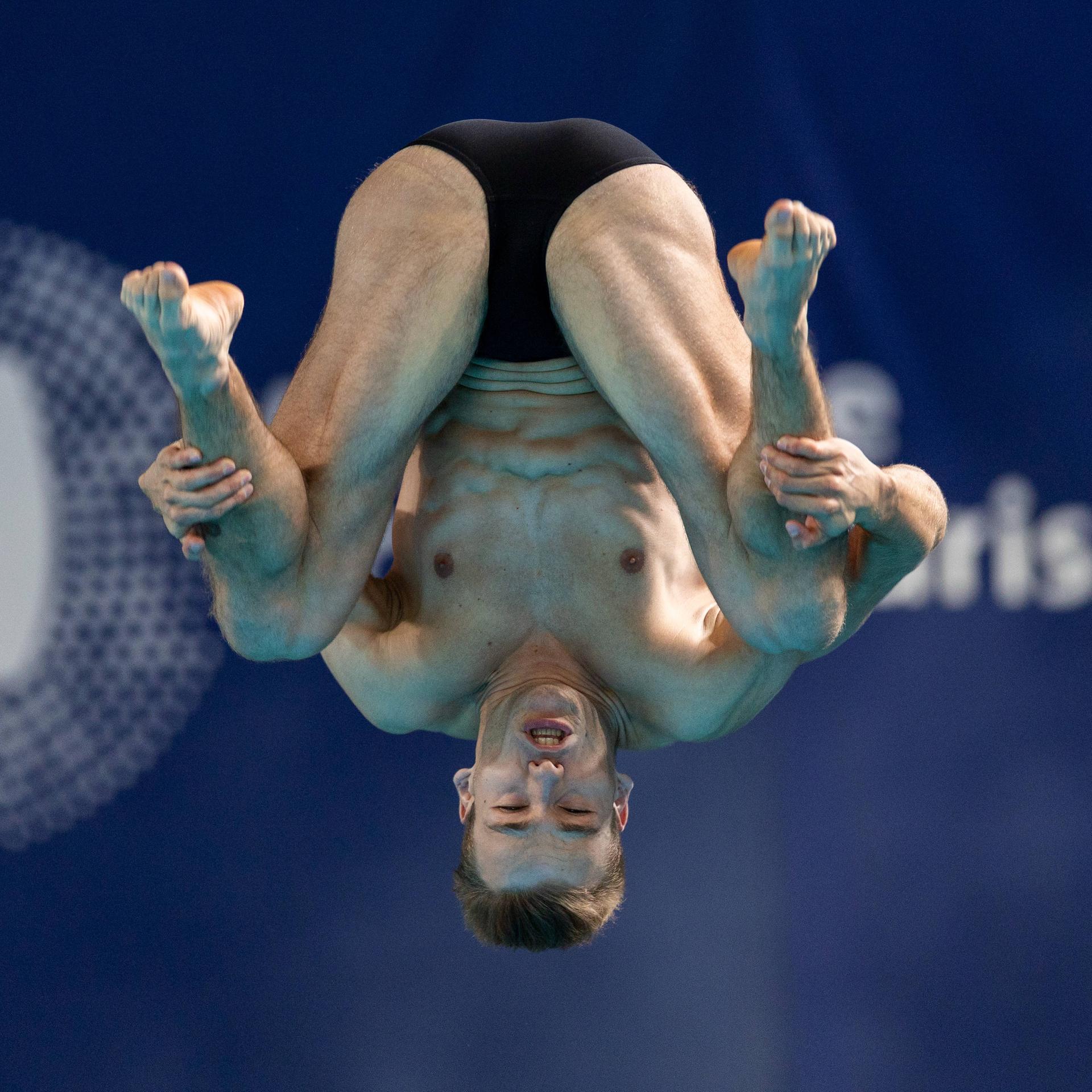 Wasserspringer Moritz Wesemann bei der Schwimm-EM in Paris in Aktion.