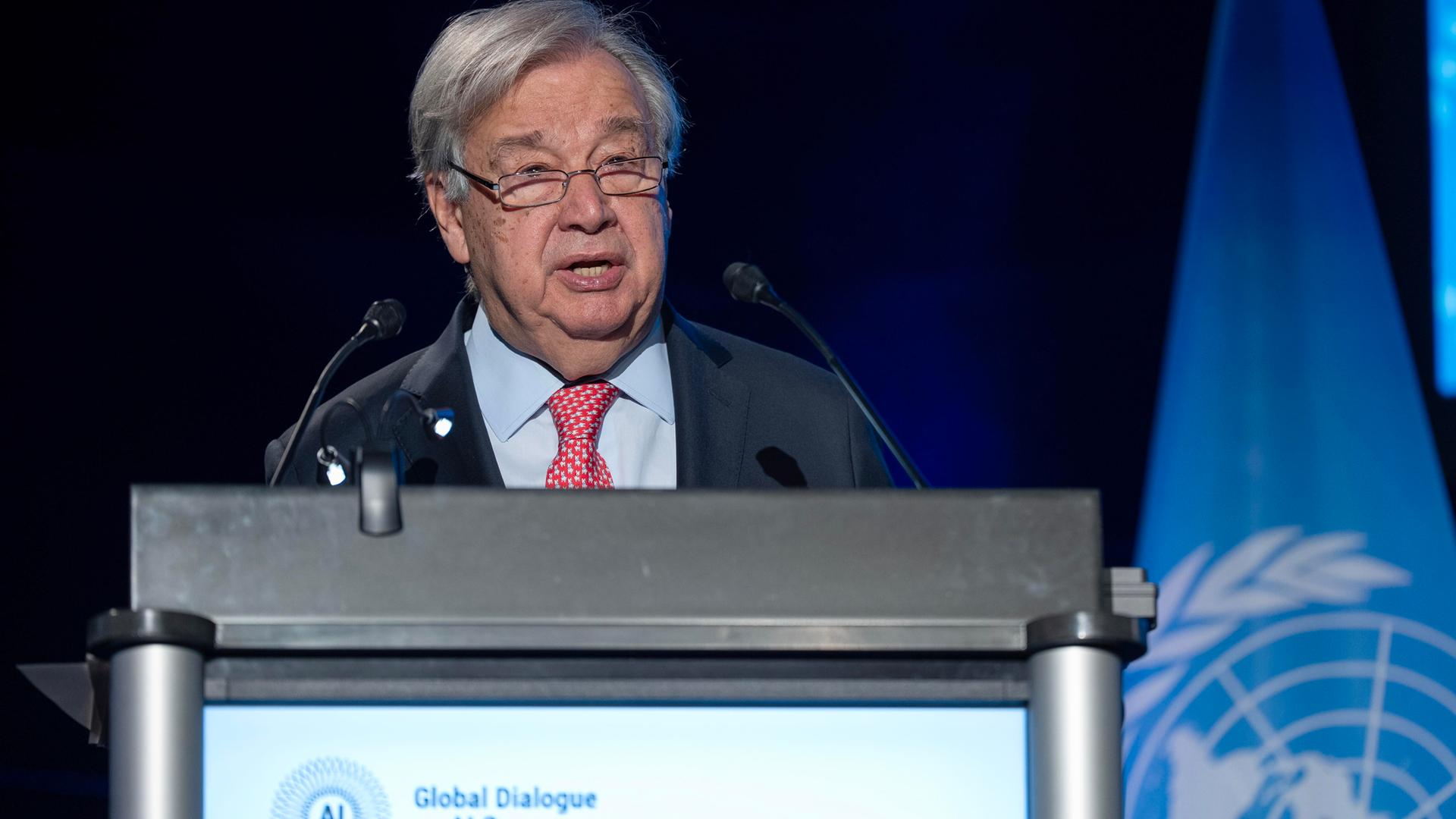 UNO-Generalsekretär Guterres spricht auf der internationalen KI-Konferenz in Genf.