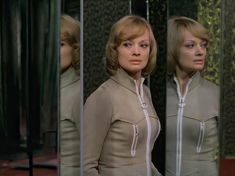 Eine Filmszene aus dem Jahr 1976 mit der Schauspielerin Jana Brejchova.