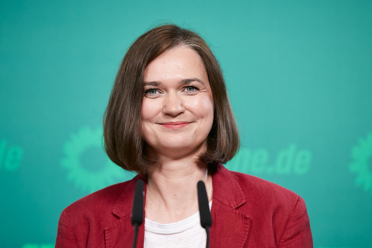 Porträt von Claudia Mueller, Spitzenkandidatin für die Landtagswahl 2026 in Mecklenburg-Vorpommern der Partei Bündnis 90/Die Grünen. Porträt von Claudia Mueller, Spitzenkandidatin für die Landtagswahl 2026 in Mecklenburg-Vorpommern der Partei Bündnis 90/Die Grünen.
