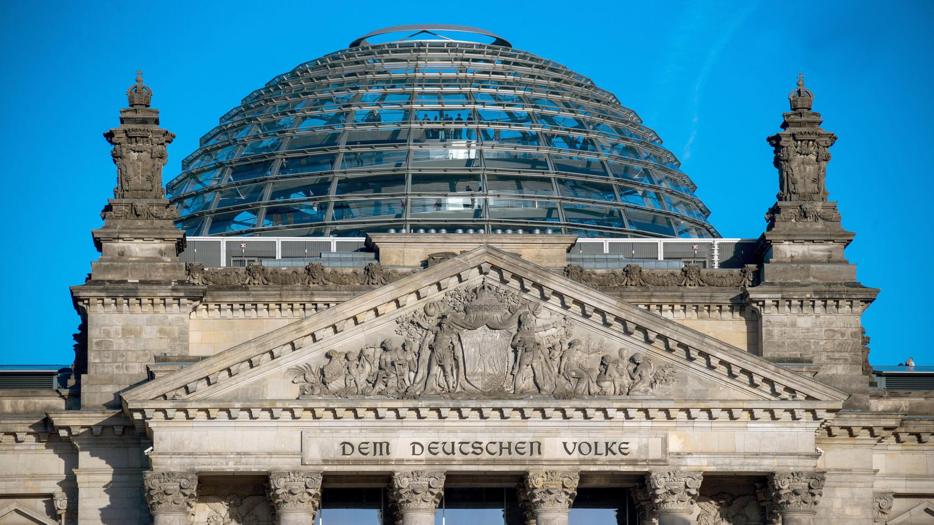 Die Glaskuppel auf dem Berliner Reichstagsgebäude.