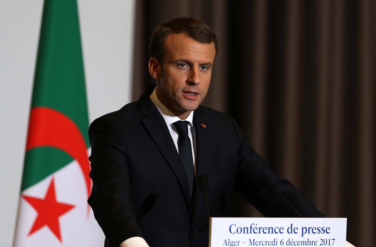 Frankreichs Präsident Emmanuel Macron auf einer Pressekonferenz in Algerien. 