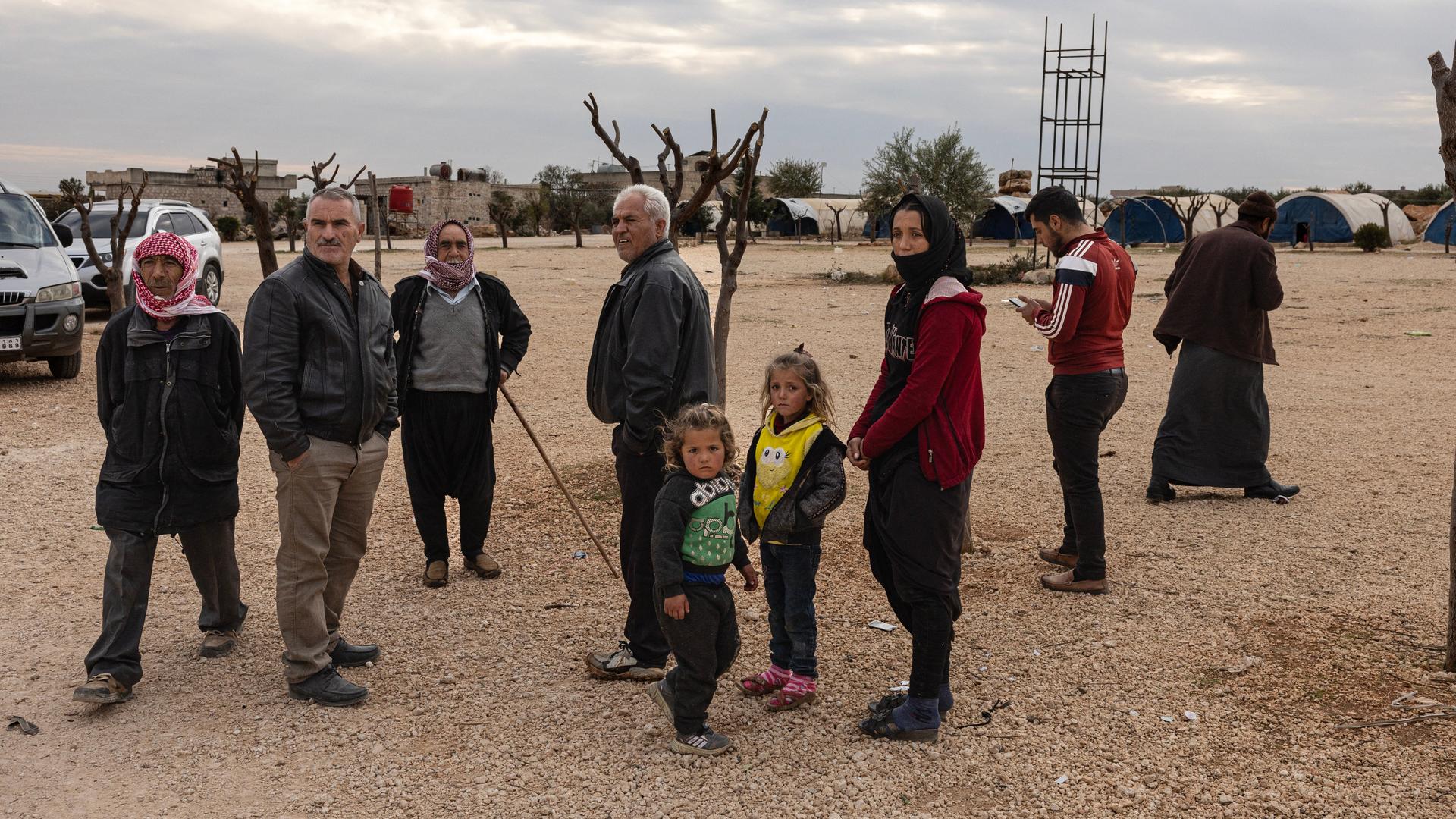 Eine Gruppe von Kurden in Syrien auf der Flucht nördlich von Aleppo. 