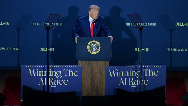 US-Präsident Donald Trump spricht bei einem KI-Gipfel in der Hauptstadt Washington. 