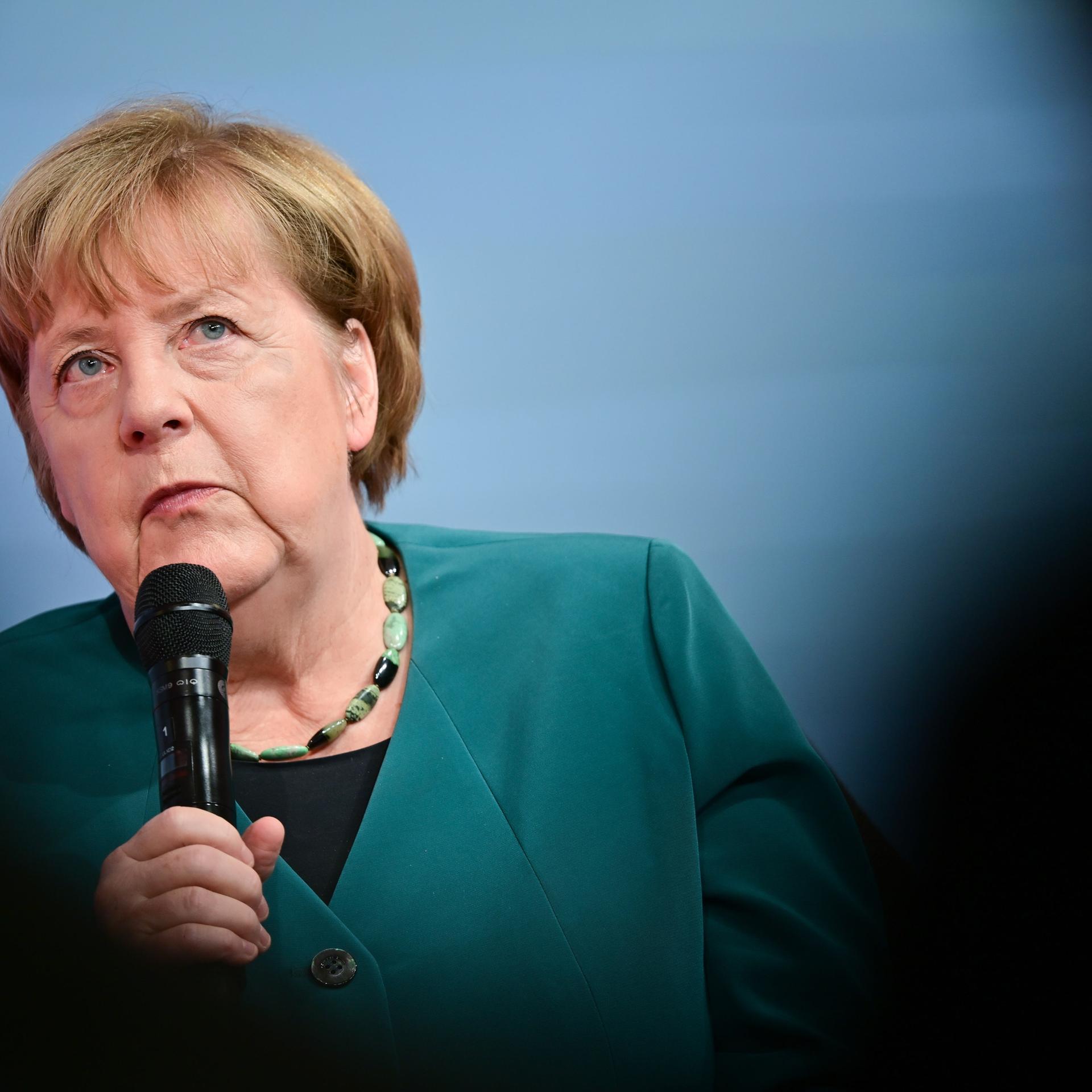 Berlin: Angela Merkel (CDU), Bundeskanzlerin a.D., spricht während eines Talks "Stern Stunde" in der Bertelsmann Repräsentanz.