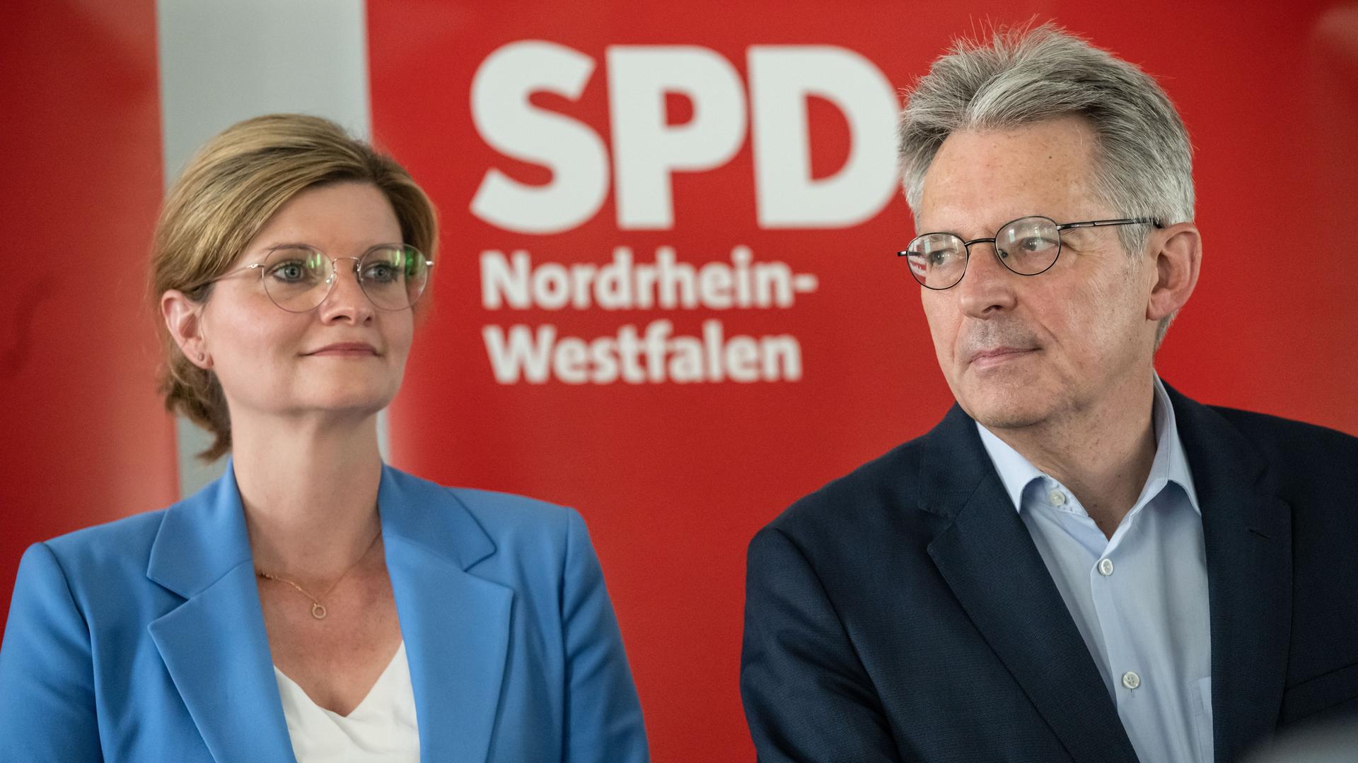 Das Foto zeigt Sarah Philipp, Duisburger Landtagsabgeordnete und Achim Post, Vorsitzender der NRW-Landesgruppe im Bundestag. Das Foto zeigt Sarah Philipp, Duisburger Landtagsabgeordnete und Achim Post, Vorsitzender der NRW-Landesgruppe im Bundestag.