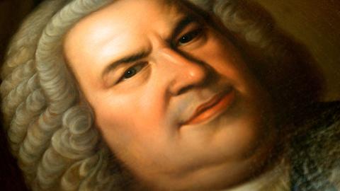 Schräger Blick auf das bekannte Porträt des Komponisten Johann Sebastian Bach von Elias Gottlob Haussmann.