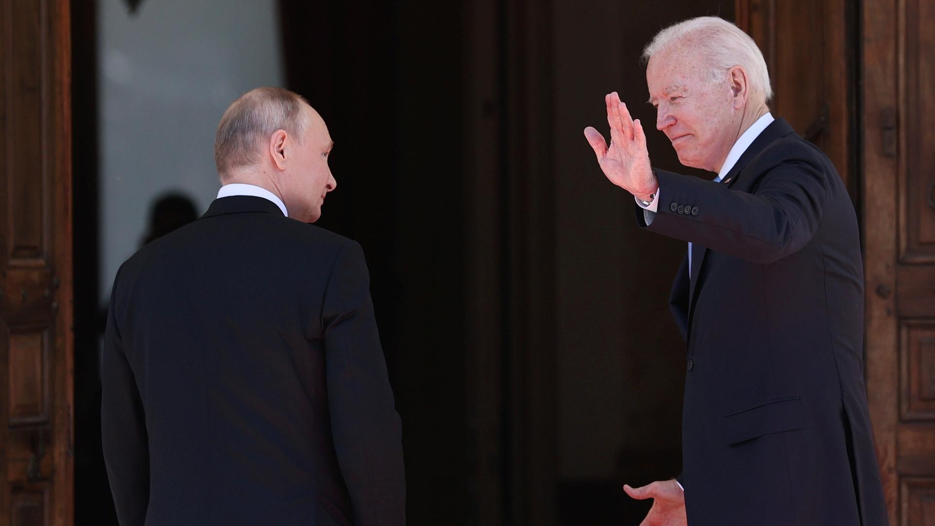 Gipfeltreffen Sommer 2021 in Genf: Russlands Präsident Wladimir Putin (l.) und US-Präsident Joe Biden (r.)