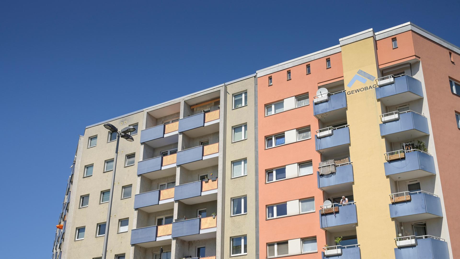 Wohnhaus der Gewobag in der Martin-Luther-Straße in Schöneberg, Berlin.